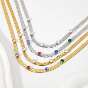Collana a catena a serpente di lusso con zirconi colorati in oro e argento