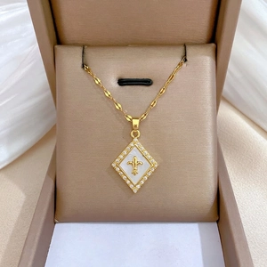 Rhombus Pendant Necklace Gold Plated Titanium Steel Chain Copper Inlaid Mother Of Artificial Pearl Fleur De Lis Zircon Elegant Women