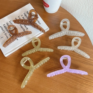 Large Hair Claw Clips Plastic Shark Hairpins Simple Korean Style Elegant Hair Accessories For Women Updo Face Wash