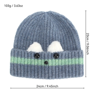 Bonnet en tricot bleu motif chien avec rayures vertes et oreilles blanches chaudes