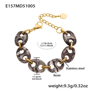 Detail showing 14+5cm length measurements for a stainless steel resin link bracelet
