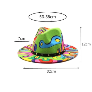 Cappello fedora in lana con motivi graffiti colorati e specifiche dettagliate sulle misure