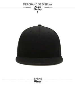 Vista frontal de una gorra snapback negra minimalista con estructura de 6 paneles