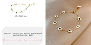 Detalle de pulsera ajustable de flor dorada con perlas y circón verde sobre seda