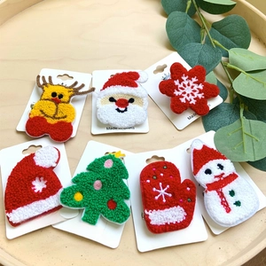 Christmas Chenille Embroidery Brooch Cartoon Santa Reindeer Christmas Tree Plush Badge Pin For Christmas Party Decoration
