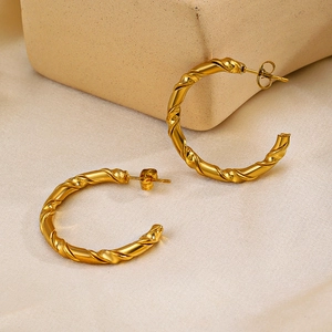 Minimalist 18K gold plated C-shaped twisted stainless steel hoop earrings for women