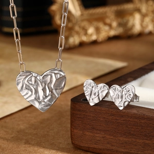 925 sterling silver heart jewelry set with hammered texture necklace and stud earrings