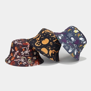Wende-Anglerhüte zu Halloween mit Kürbis- und Totenkopfmotiven für Damen und Herren