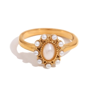 Retro 18K gold plated stainless steel ring with oval pearl and circular halo setting