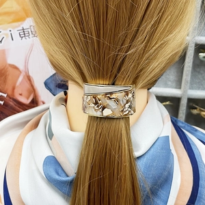 Minimalist metal ponytail hair cuff with marble resin insert for elegant women hairstyles