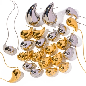 Water-drop earrings and necklaces set in gold and silver finish with minimalist style