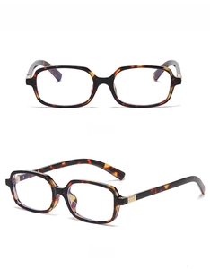 Retro quadratische Blaulichtfilter Brille mit stilvollem Schildpatt-Gestell für Damen und Herren.