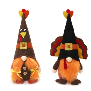Paire de gnomes dindons de Thanksgiving avec chapeaux en feutre et plumes colorées