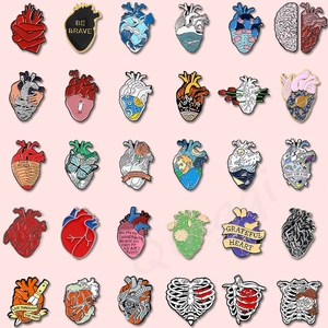 Alloy Anatomical Heart Enamel Pin Gothic Medical Brooch Nurse Doctor Student Gift Creative Rib Cage Heart Lapel Pin Fashion Jewelry Accessory