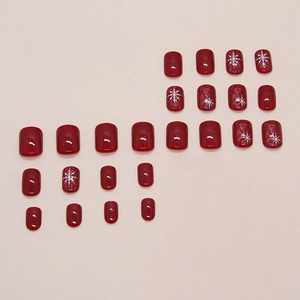 24 uñas postizas de Navidad rojo oscuro con copos de nieve, forma cuadrada corta de invierno