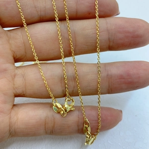 Dettaglio catena in argento S925 placcato oro 18k con chiusura a moschettone classica