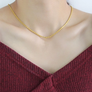 Collier ras de cou minimaliste en acier inoxydable doré pour femme avec chaîne fine