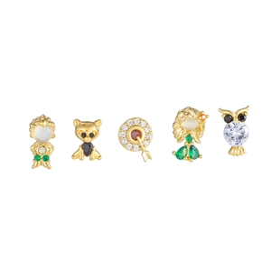 Set mit fünf vergoldeten Ohrsteckern mit bunten Zirkonia-Tier- und Charaktermotiven