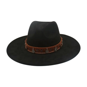 Chapeau Fedora noir à large bord avec bande tressée ethnique et pièces en argent