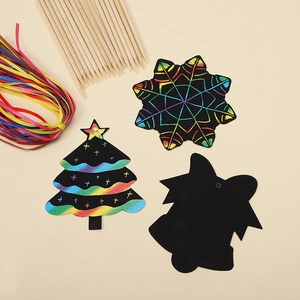 Kit de cartes à gratter de Noël arc-en-ciel avec sapin, flocon et stylet en bois