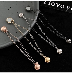 Four-piece magnetic metal clips for T-shirt length adjustment in gold and silver
