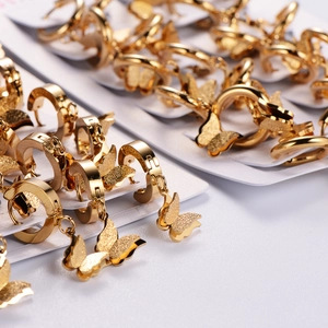 Boucles d'oreilles créoles papillon en acier inoxydable plaqué or 18K pour femme, fini mat