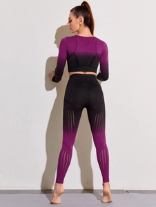 Détail de l'ensemble de yoga dégradé violet et noir avec perforations laser et texture dos