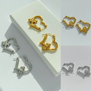 Stainless Steel Heart Hoop Earrings With Bee Relief French Vintage Sweet Fashion Jewelry For Women Elegant Accessory