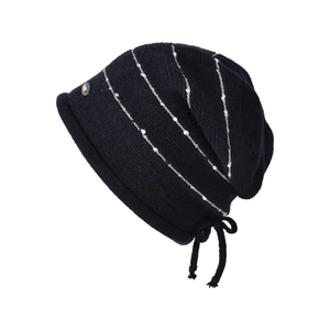 Bonnet en maille rayé bleu marine avec bord roulé et rubans à nouer pour l'hiver