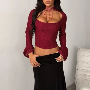 Camiseta Corta De Manga Larga De Encaje Jacquard Rojo Vino Sexy Con Cordones Y Aberturas Ajustada Para Mujer