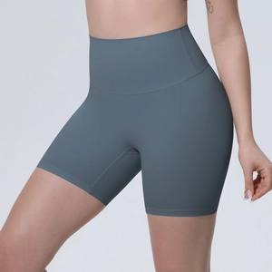 Détail du short de fitness sans couture à taille haute avec contrôle du ventre en bleu-gris