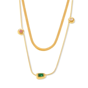 Set di collane a strati color oro con catena a serpente e pendenti con pietre miste
