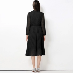Elegante abito in pizzo nero stile francese, maniche lunghe, vestibilità aderente, retro
