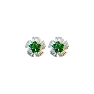 Boucles d'oreilles fleurs élégantes avec gemme verte et cristaux blancs étincelants