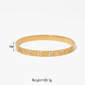 Detail view of 6mm gold stainless steel bangle with heart-shaped zircon and 20.3g weight info