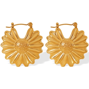 Polished 18K gold plated titanium steel daisy flower hoop earrings for women