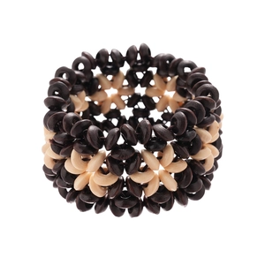 Bracelet extensible en noix de coco et perles de bois avec motif géométrique contrasté