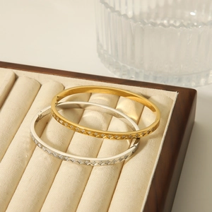Rhombus Pattern Bangle Bracelet 18K Gold Plated Stainless Steel Encrusted Cubic Zirconia Minimalist Jewelry For Women