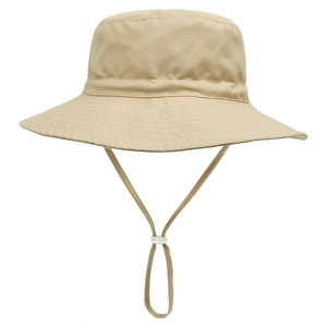 Dettaglio cappello sole bimbi con tesa rinforzata e cordino regolabile bianco
