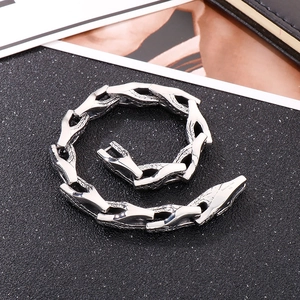 Men's retro snake bone chain bracelet in 316L stainless steel with metallic luster