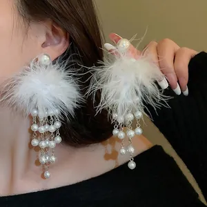 Elegant long fringe feather earrings with faux pearls for high-end women accessories