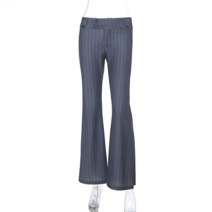 Détails du pantalon évasé à rayures verticales gris foncé avec fermeture à bouton et taille