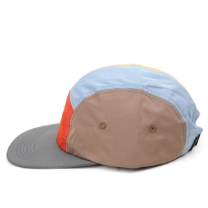 Casquette 5 pans multicolore à séchage rapide et visière plate pour l'extérieur