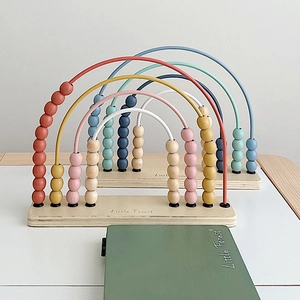Boulier arc-en-ciel en bois avec quatre rangées colorées pour l'éveil mathématique précoce