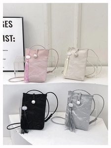 Four-color mini crossbody bags with pleated texture, pearl buckles and fringe tassels