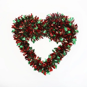 Guirlande de Noël en forme de cœur avec clinquant rouge et vert et décorations