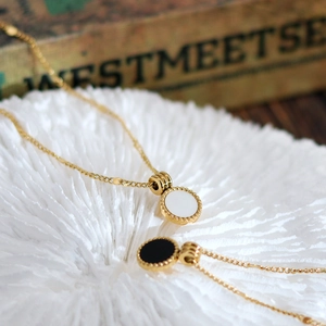 French style 18K gold plated titanium steel necklaces with black and white shell pendants