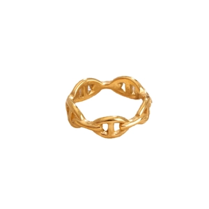 Vintage gold pig nose ring featuring interlocking anchor chain links on white background