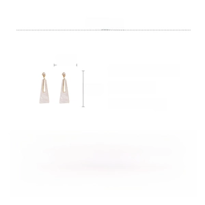 Detail view of pearl and acrylic geometric earrings with size 5.4cm by 1.9cm and weight