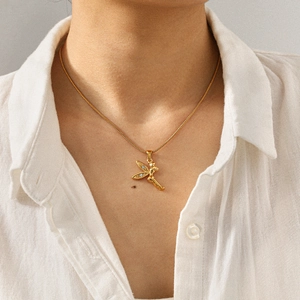 Elegante 18k vergulde engel fee hanger ketting met fonkelende zirkoon kristallen voor dames